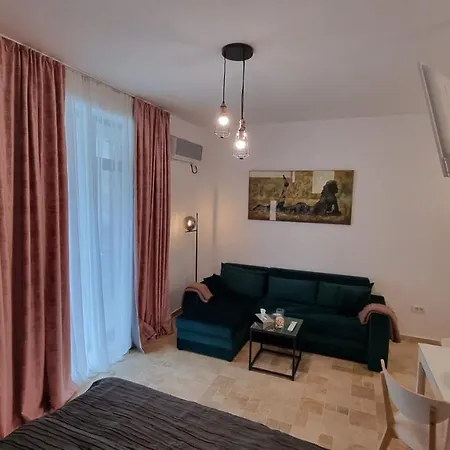 Marlyn Seaside Apartment